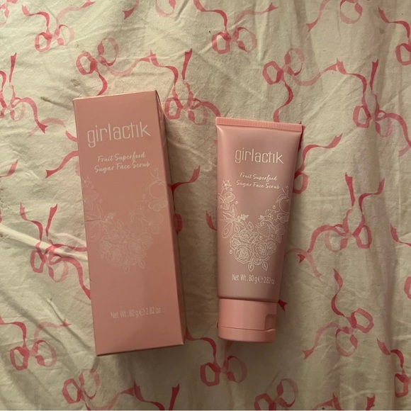 Girlactik Sugar Face Scrub NEW - Picture 2 of 4